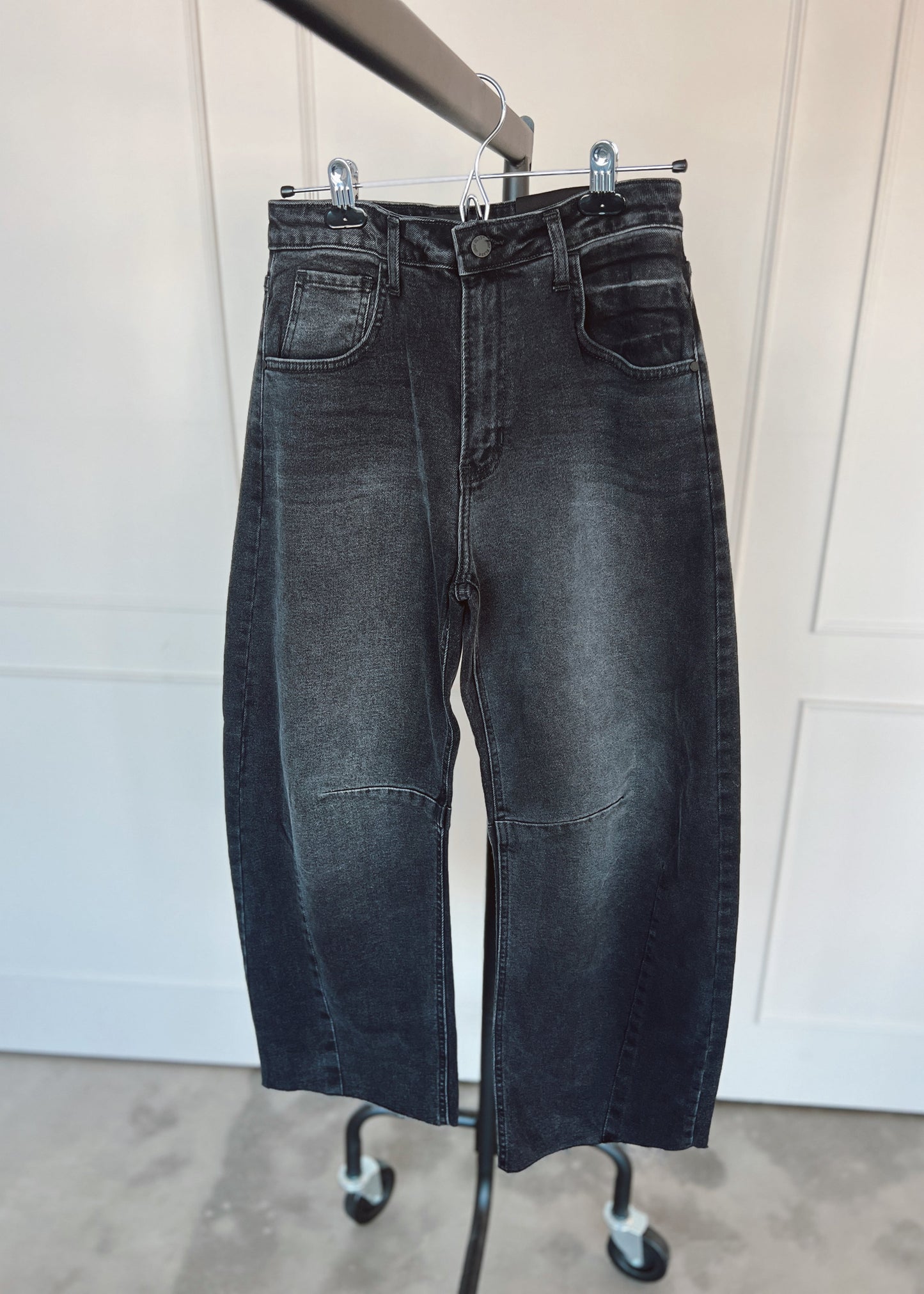 Barrel Jeans with Seams
